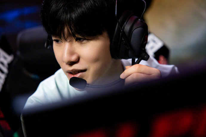 分不清雨水还是泪水的软银乐天泥巴战｜日职